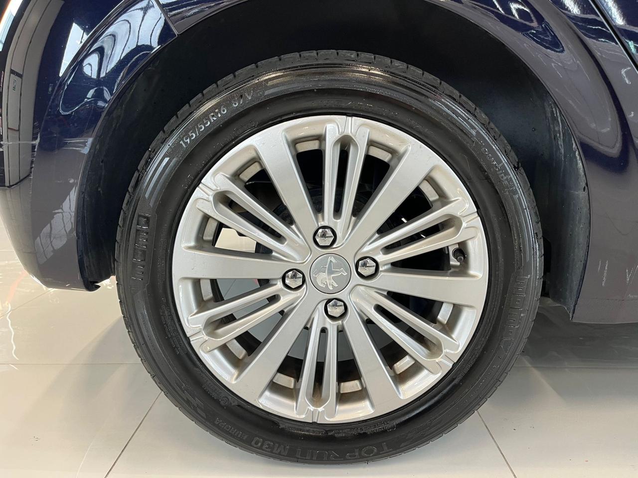Peugeot 208 BlueHDi 75 5 porte Allure OK NEOPATENTATI UNICO PROPRIETARIO