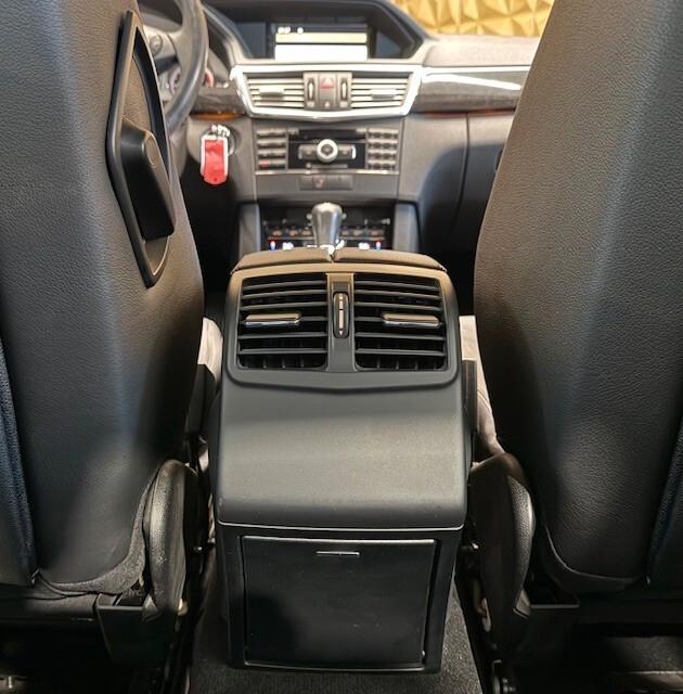 Mercedes-benz E 220 CDI BlueEFFICIENCY Avantgarde