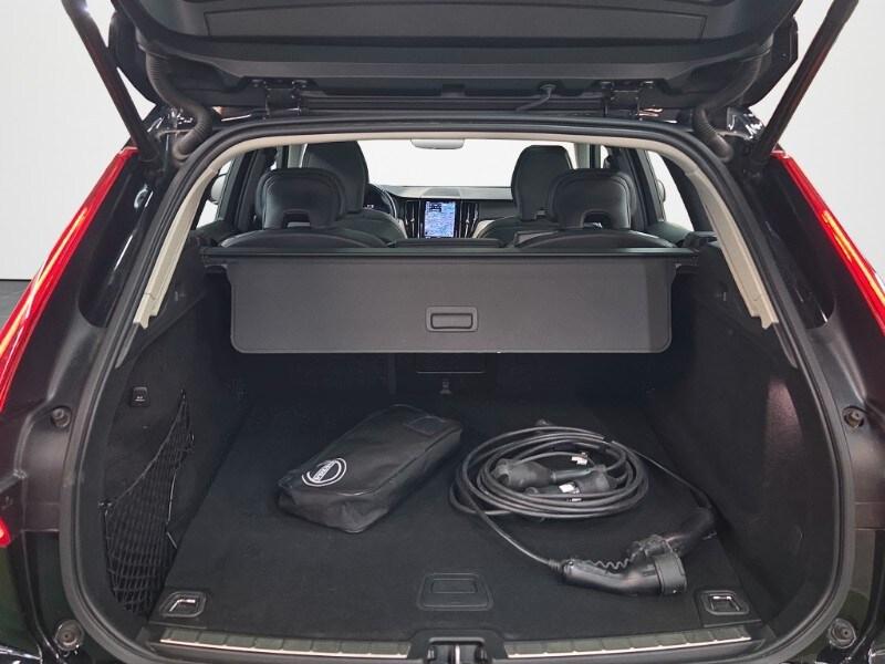 VOLVO XC60 (2017-->) XC60 T6 Recharge Plug-in H...