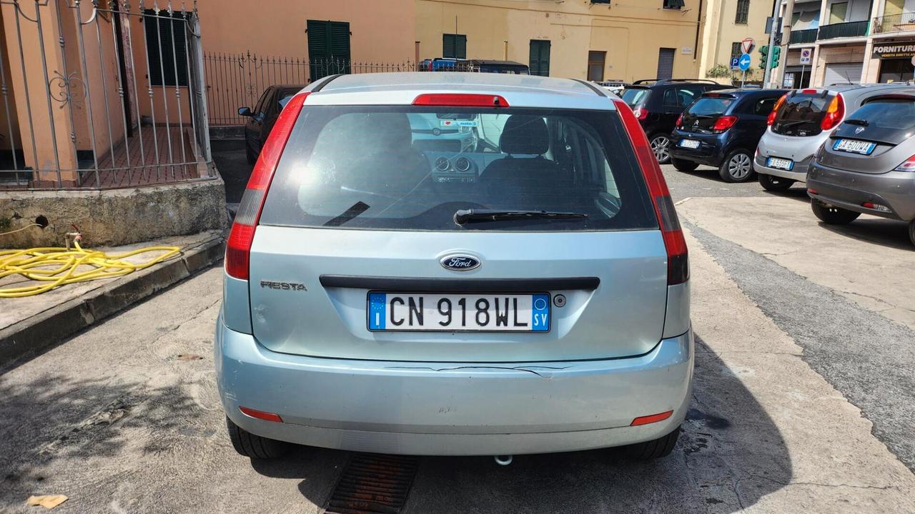 Ford Fiesta 1.2 16V 5p. Ambiente