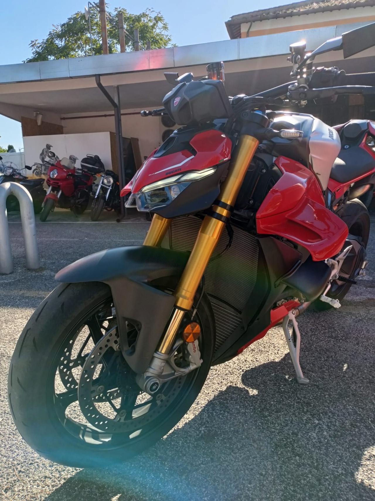 Ducati Streetfighter V4 S