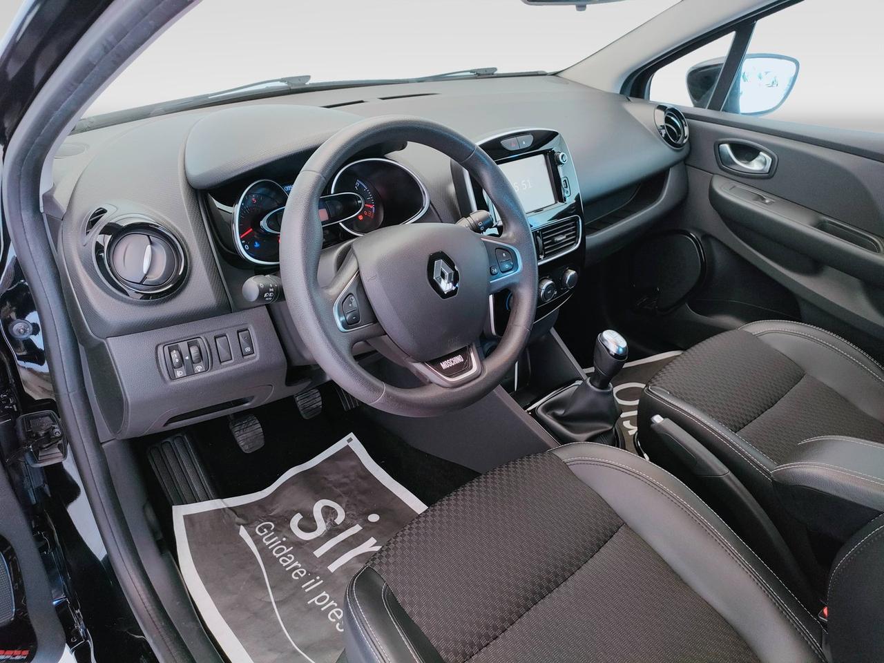 RENAULT Clio IV 2017 - Clio 1.5 dci Moschino Zen 90cv
