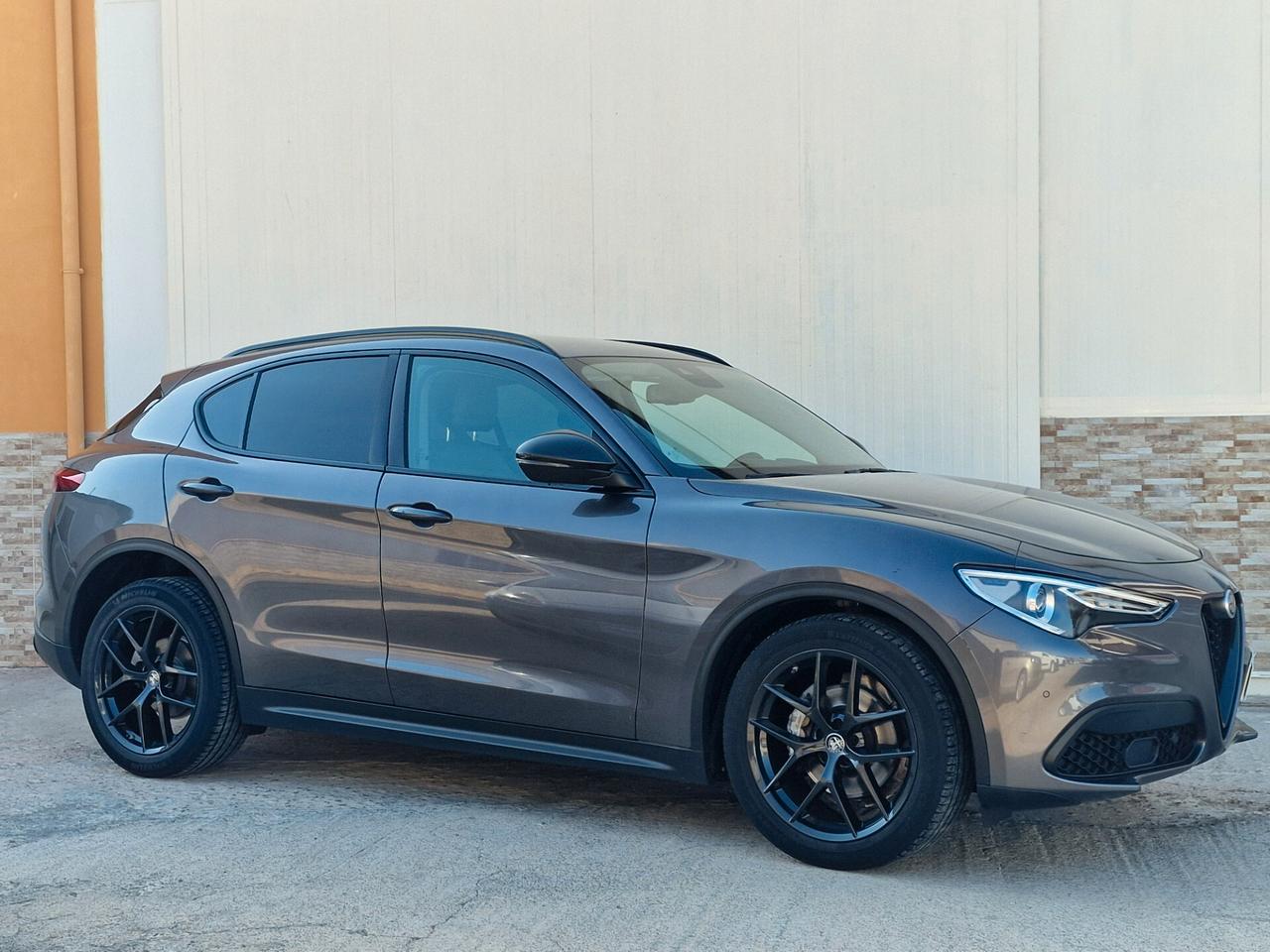 Alfa Romeo Stelvio 2.2 Turbodiesel 160 CV AT8 RWD Sport-Tech