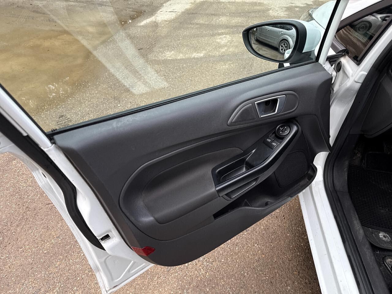 Ford Fiesta 1.5 TDCi 75CV 5 porte Business
