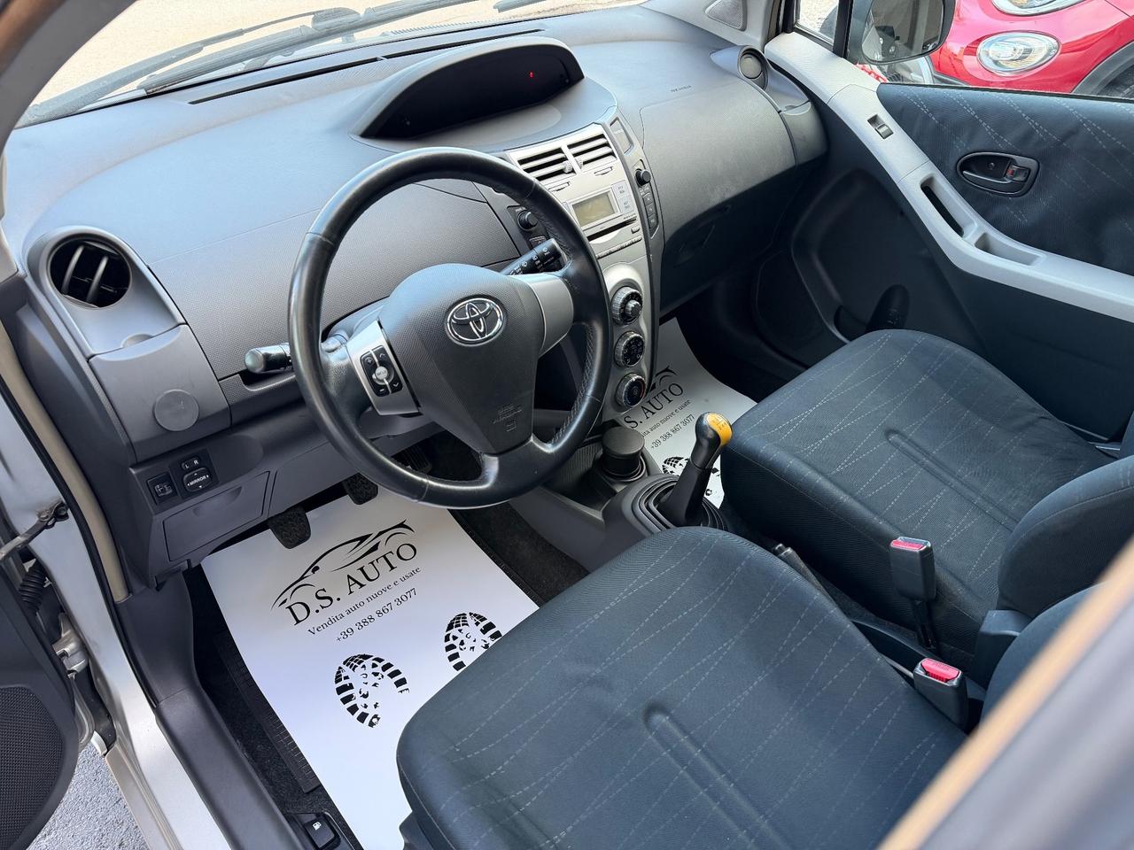 Toyota Yaris 5 porte 69 cv