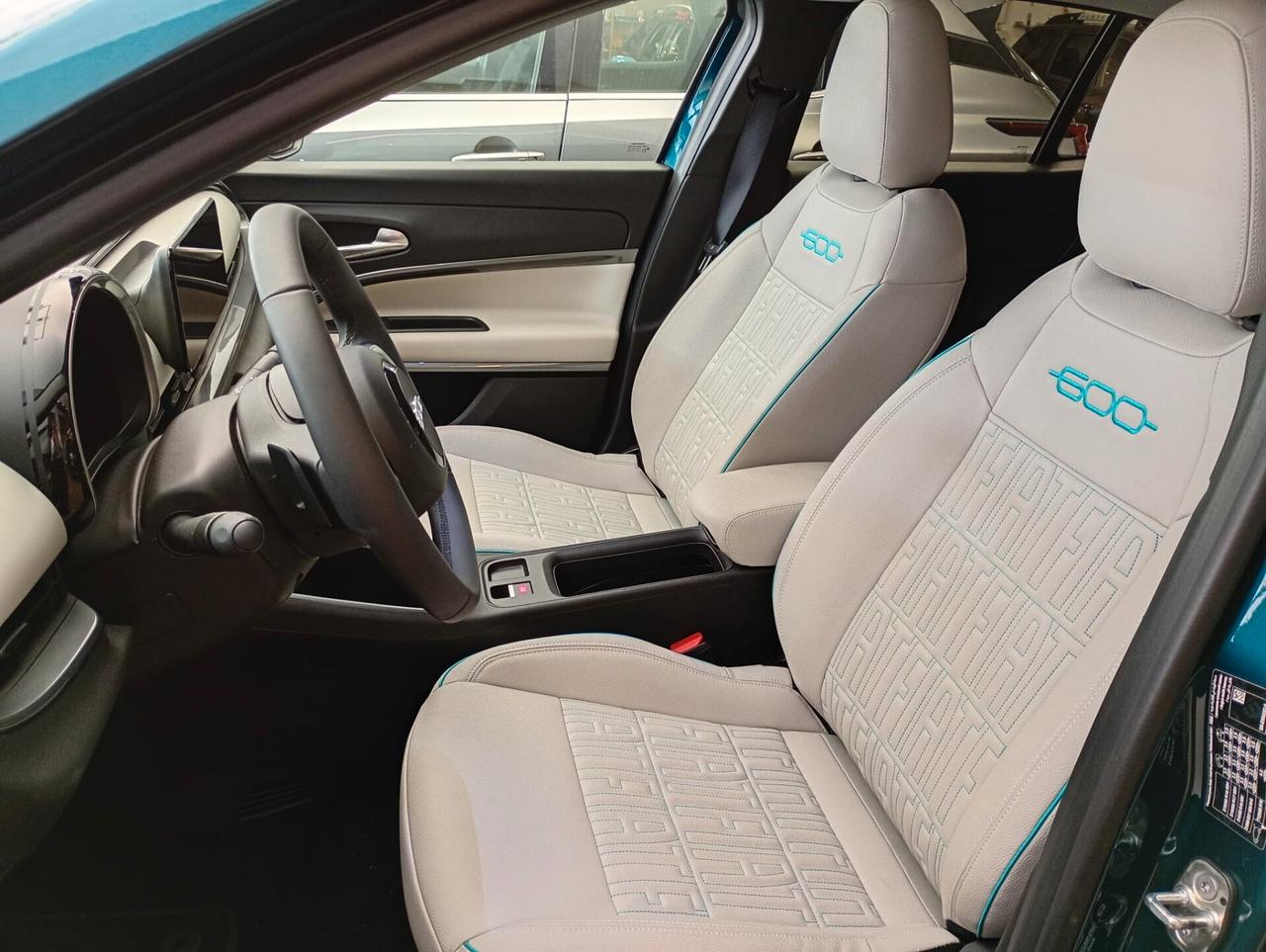 FIAT 600 HYBRID 136CV AUTOMATICA LA PRIMA – 23.000 KM – FULL OPTIONAL