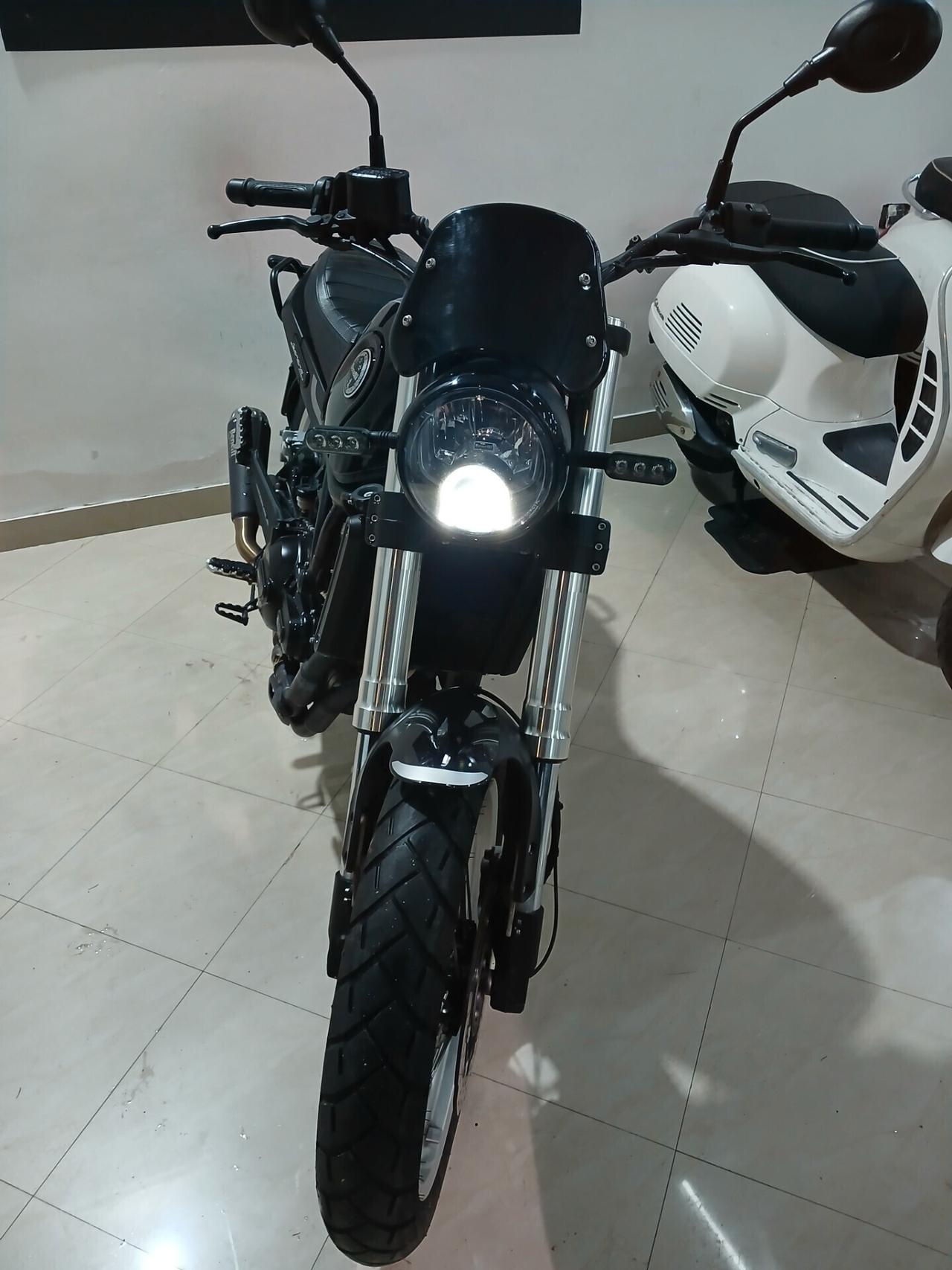 Benelli Leoncino 500