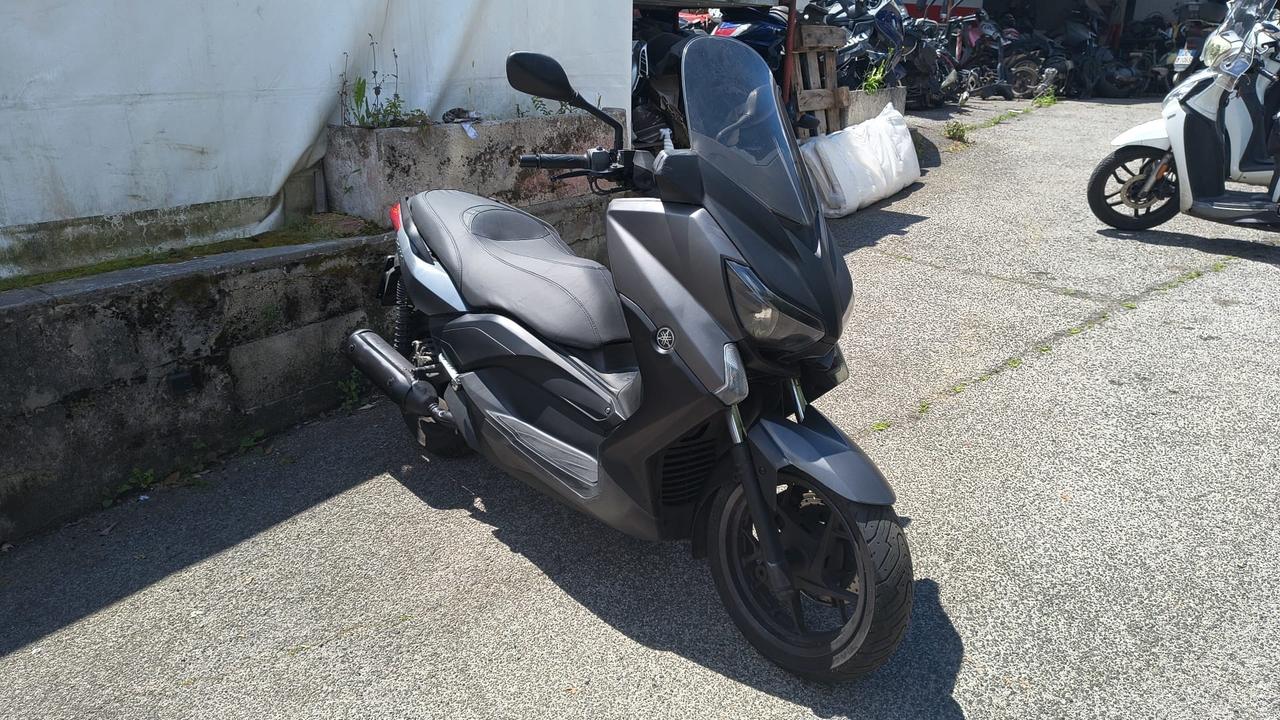 Yamaha X-Max 250