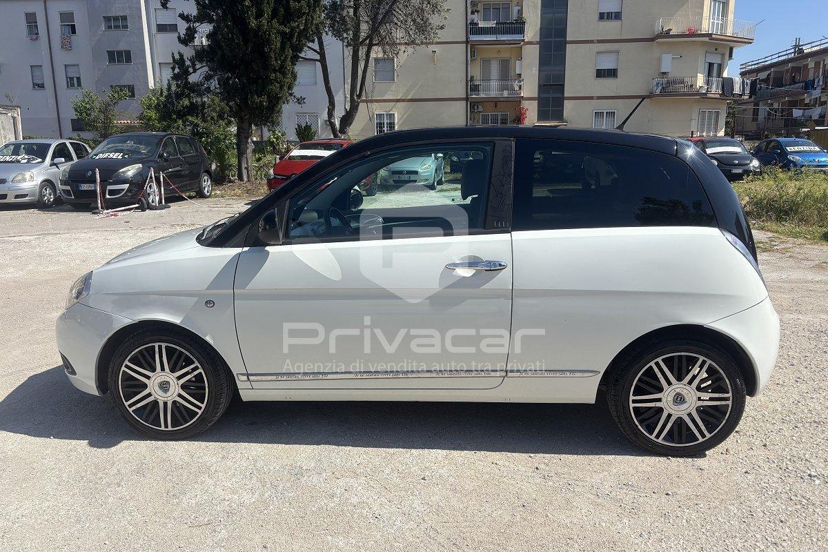 LANCIA Ypsilon 1.3 MJT 75 CV Versus