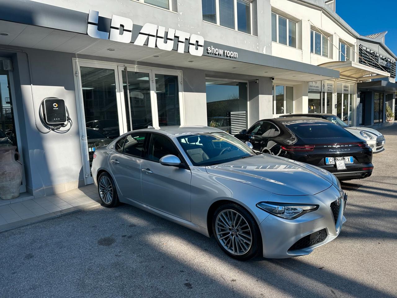 Alfa Romeo Giulia 2.2 Turbodiesel 180 CV AT8 Business Sport Launch Ed.