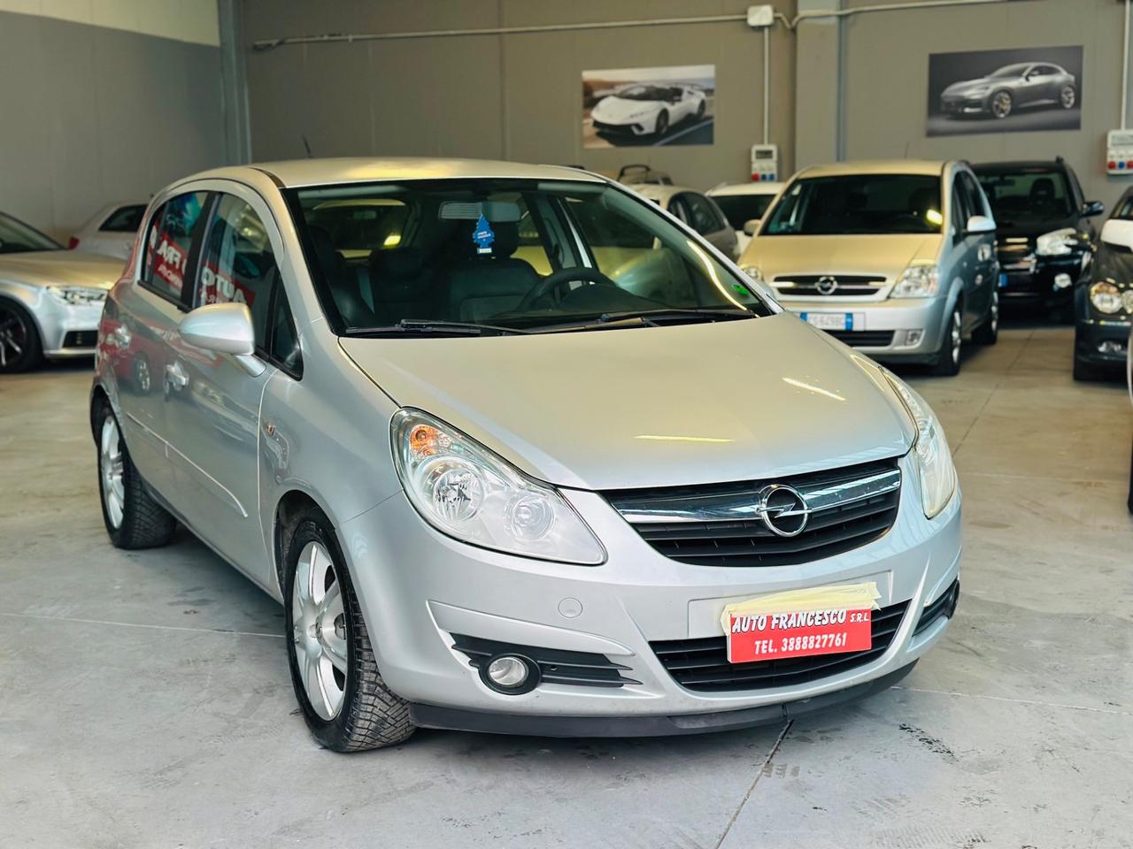 Opel Corsa 1.2 5 porte Cosmo