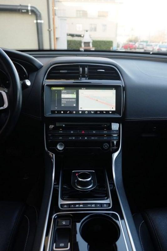 Jaguar XE 2.0 D Turbo 180 CV AWD AUT. R-SPORT LIMITED ED.