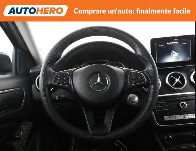 MERCEDES-BENZ A 180 d Business