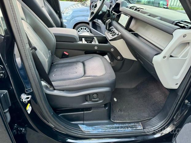 LAND ROVER Defender 110 3.0D I6 250 CV AWD Auto