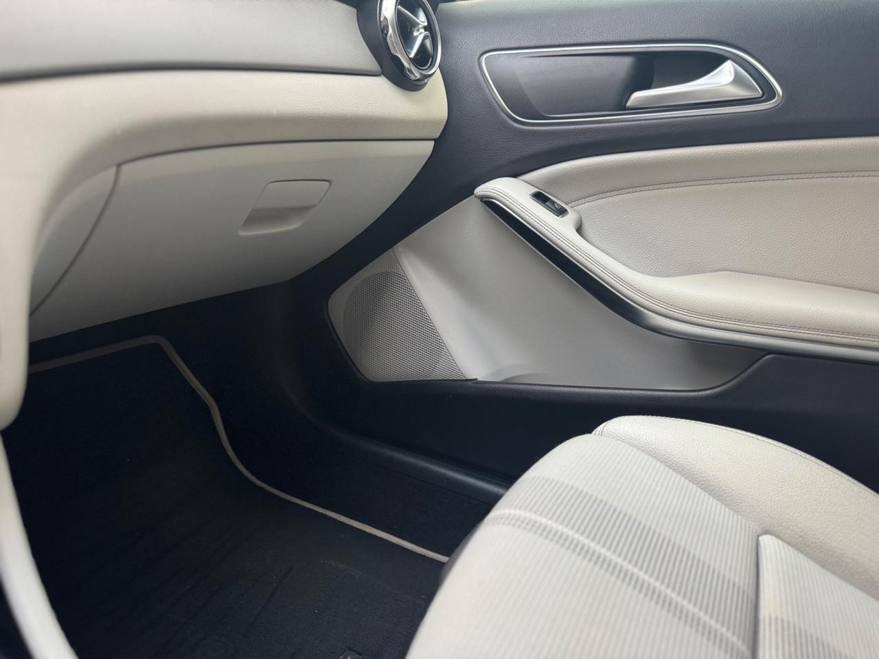 Mercedes-benz GLA 180 d Automatic Premium