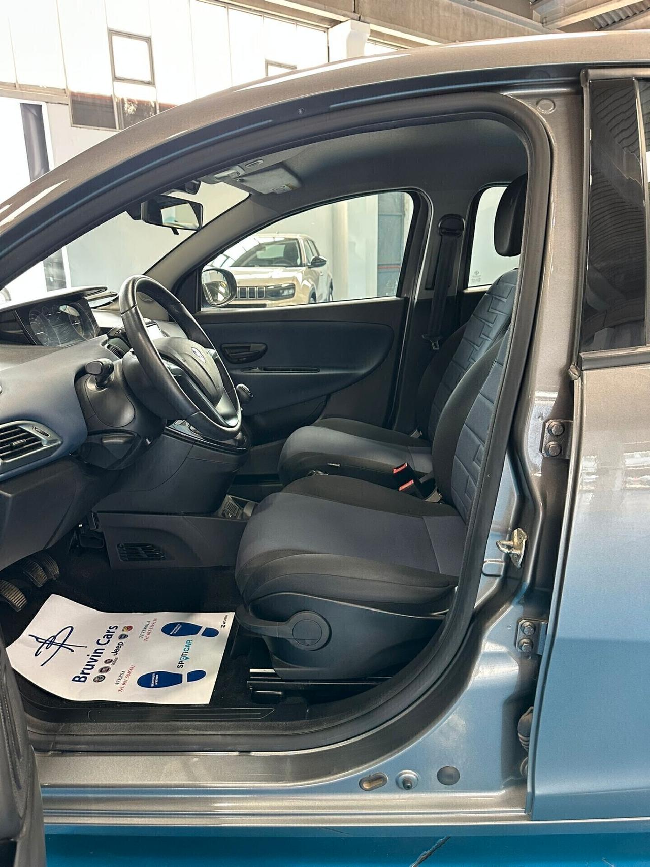 Lancia Ypsilon 1.0 2024 Hybrid Platino km aziendale