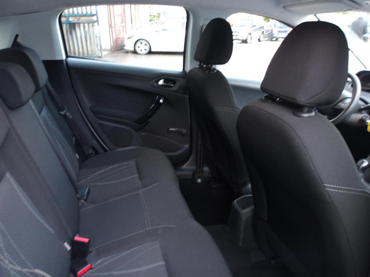 Peugeot 208 5 Porte 208 5p 1.4 hdi 8v Active