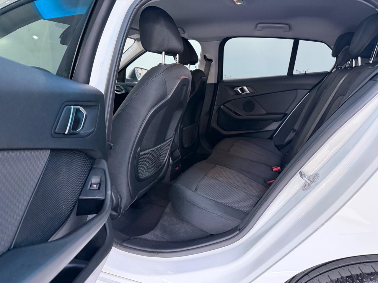 Bmw 116 116d 5p. Advantage