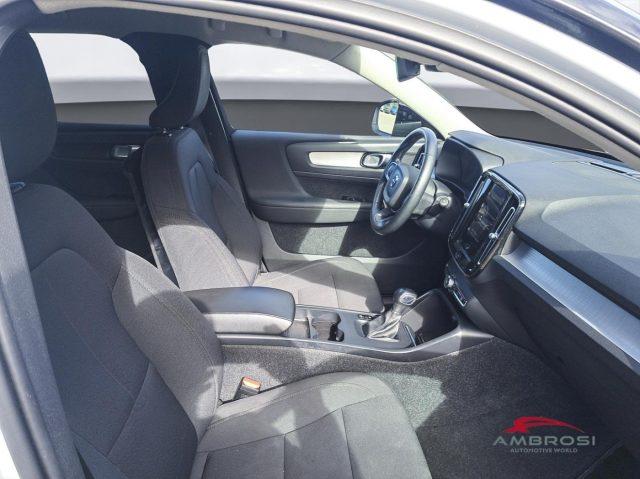 VOLVO XC40 T2 Momentum