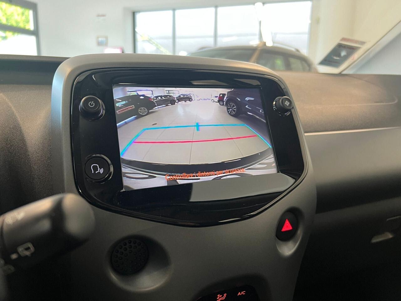 Toyota Aygo Connect 1.0 VVT-i 72 CV 5 porte x-fun