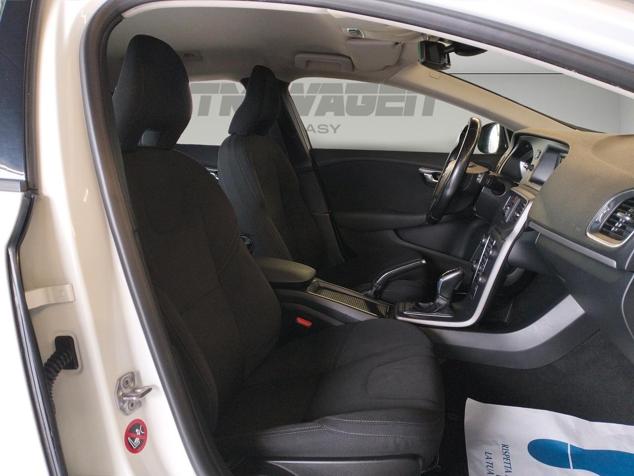 Volvo V40 1.6 d2 automatico - NEOPATENTATI