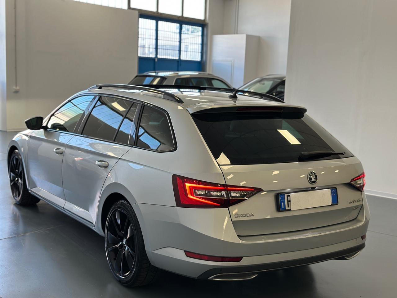 Skoda Superb 2.0 TDI 190 CV SCR DSG 4x4 Wagon SportLine