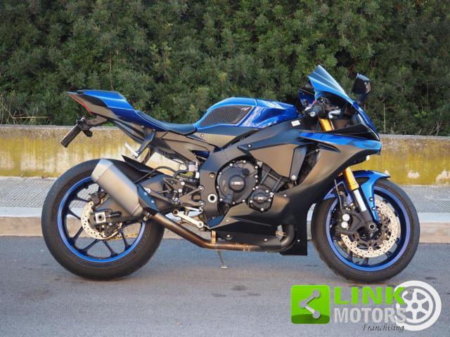 YAMAHA YZF R1 ++? 193,00 al mese++