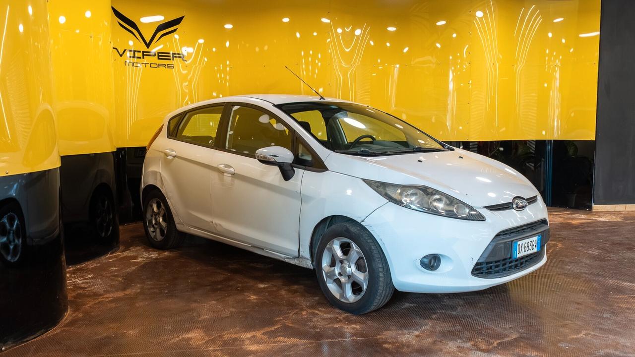 Ford Fiesta 1.4 5 porte Bz.- GPL Titanium PERMUTA