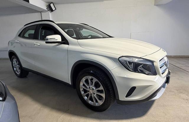 MERCEDES-BENZ GLA 180 d Automatic Premium