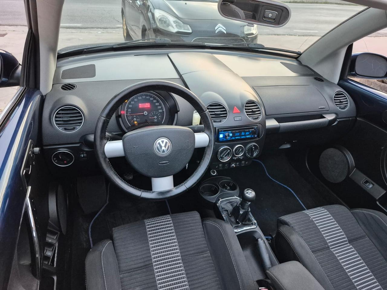 Volkswagen New Beetle 1.4 16V Cabrio