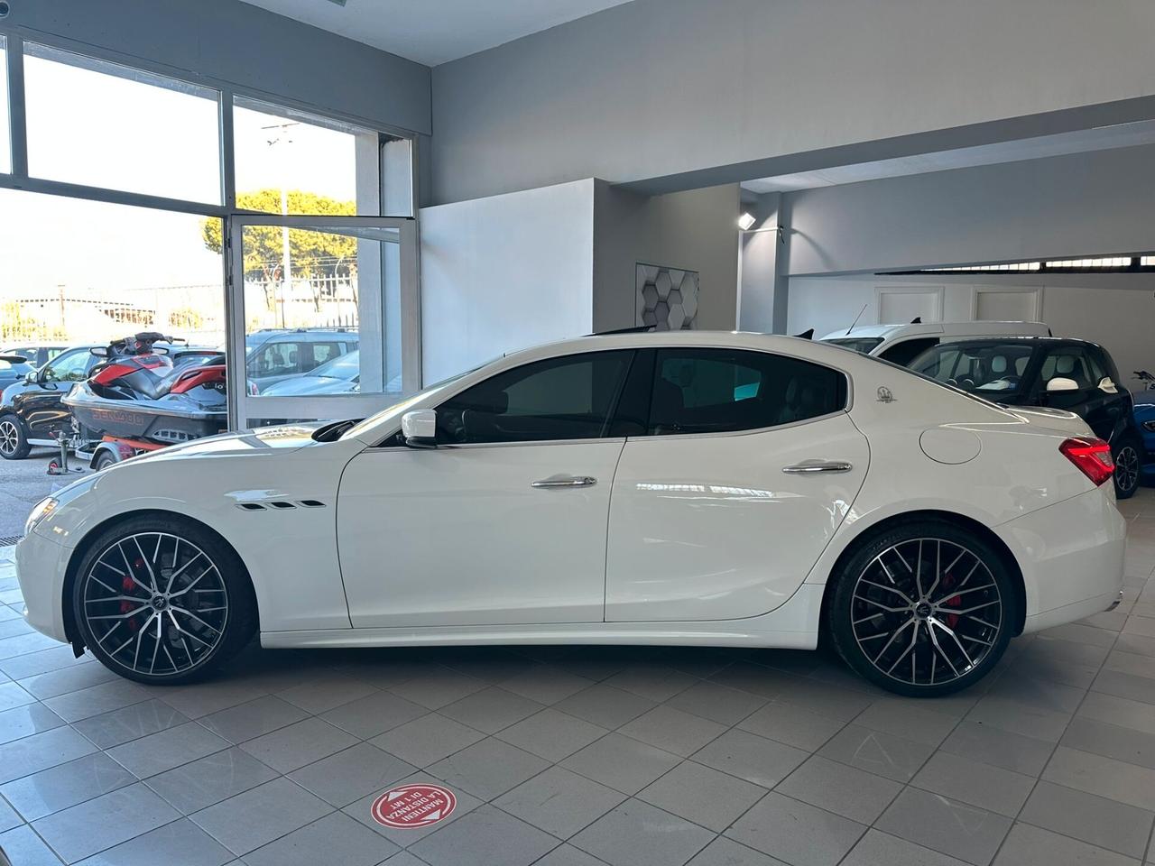 NOLEGGIO Maserati Ghibli V6 3.0 Diesel 275 CV INTERNI CARTIER TETTO APRIBILE