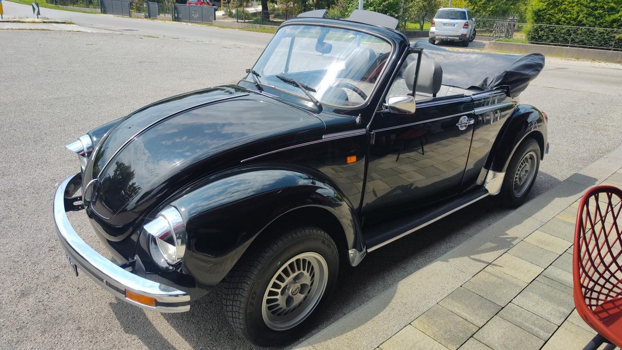 Volkswagen Maggiolino CABRIO o COUPE'
