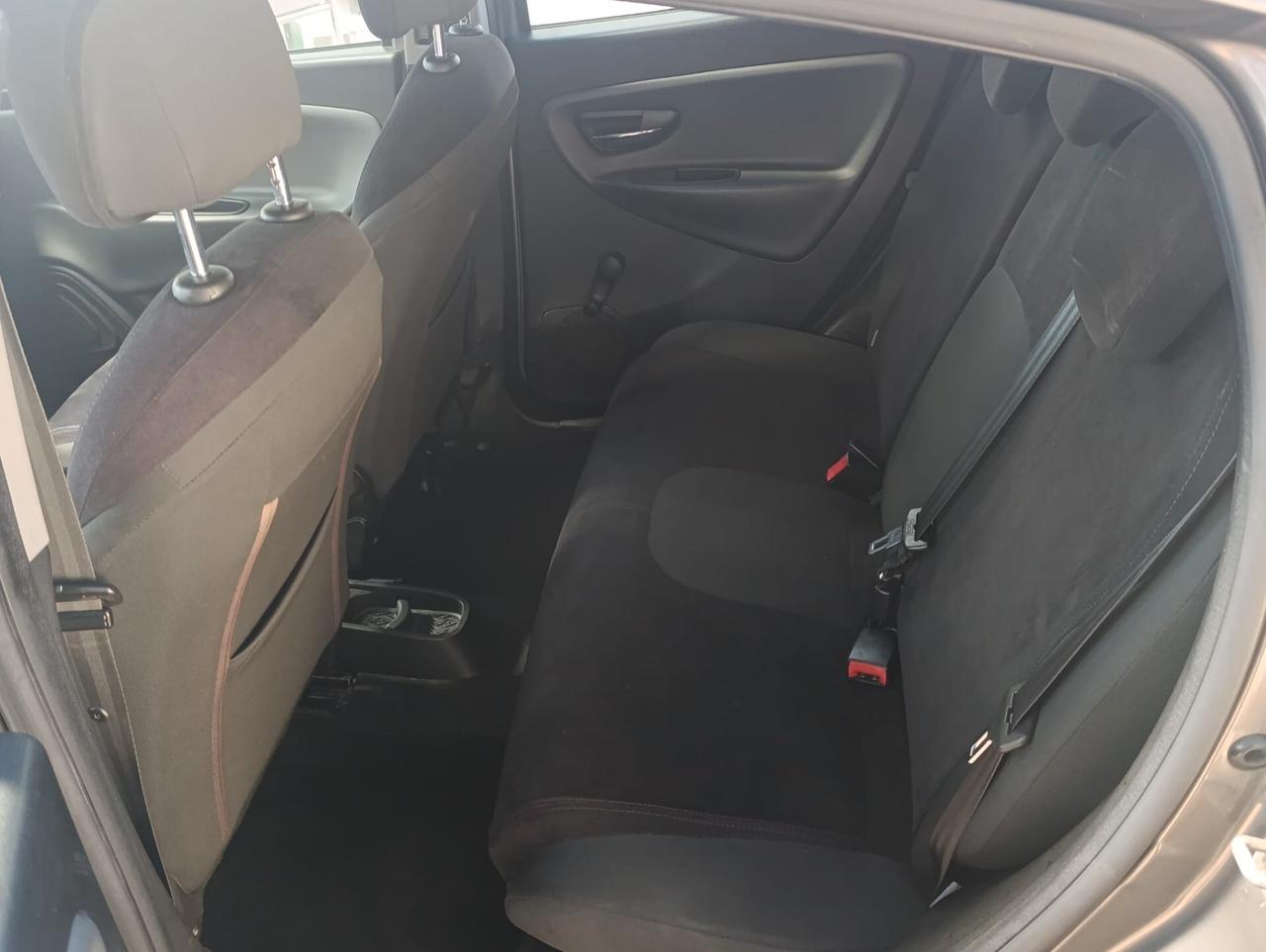 Lancia Ypsilon 1.2 69 CV 5 porte S&S Silver