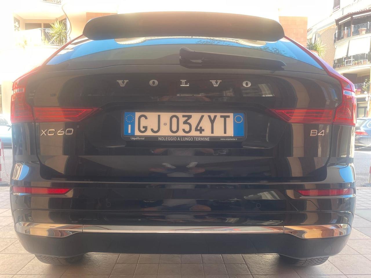 Volvo XC60 B4 (d) 197cv automatico INSCRIPTION PELLE NAVY LED 19