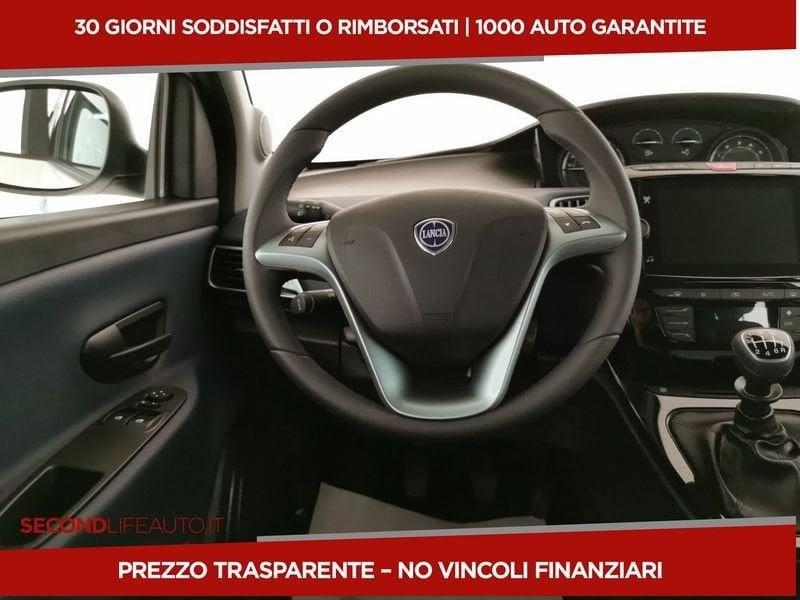 Lancia Ypsilon My24 1.0 Firefly 70 CvStart&Stop Hybrid Platino