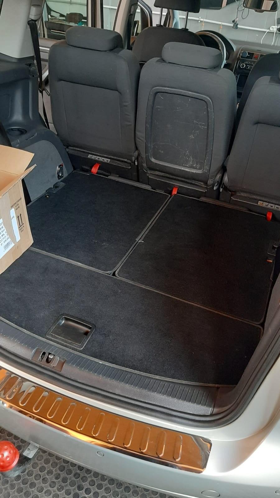 Volkswagen Touran 2.0 TDI 170 CV Highline prezzo €6900