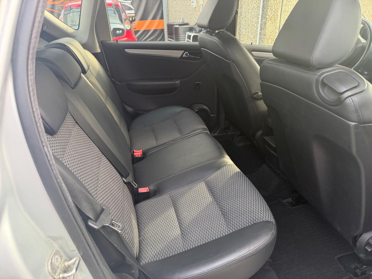 MERCEDES A180 CDI AVANGARDE EURO5