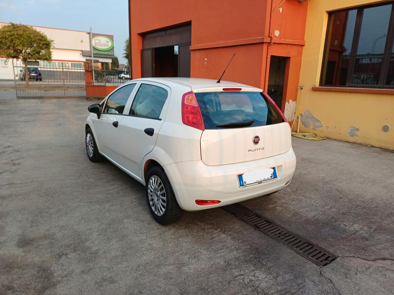 Fiat Punto 1.2 8v 69 cv 5 porte Street KM 30.000