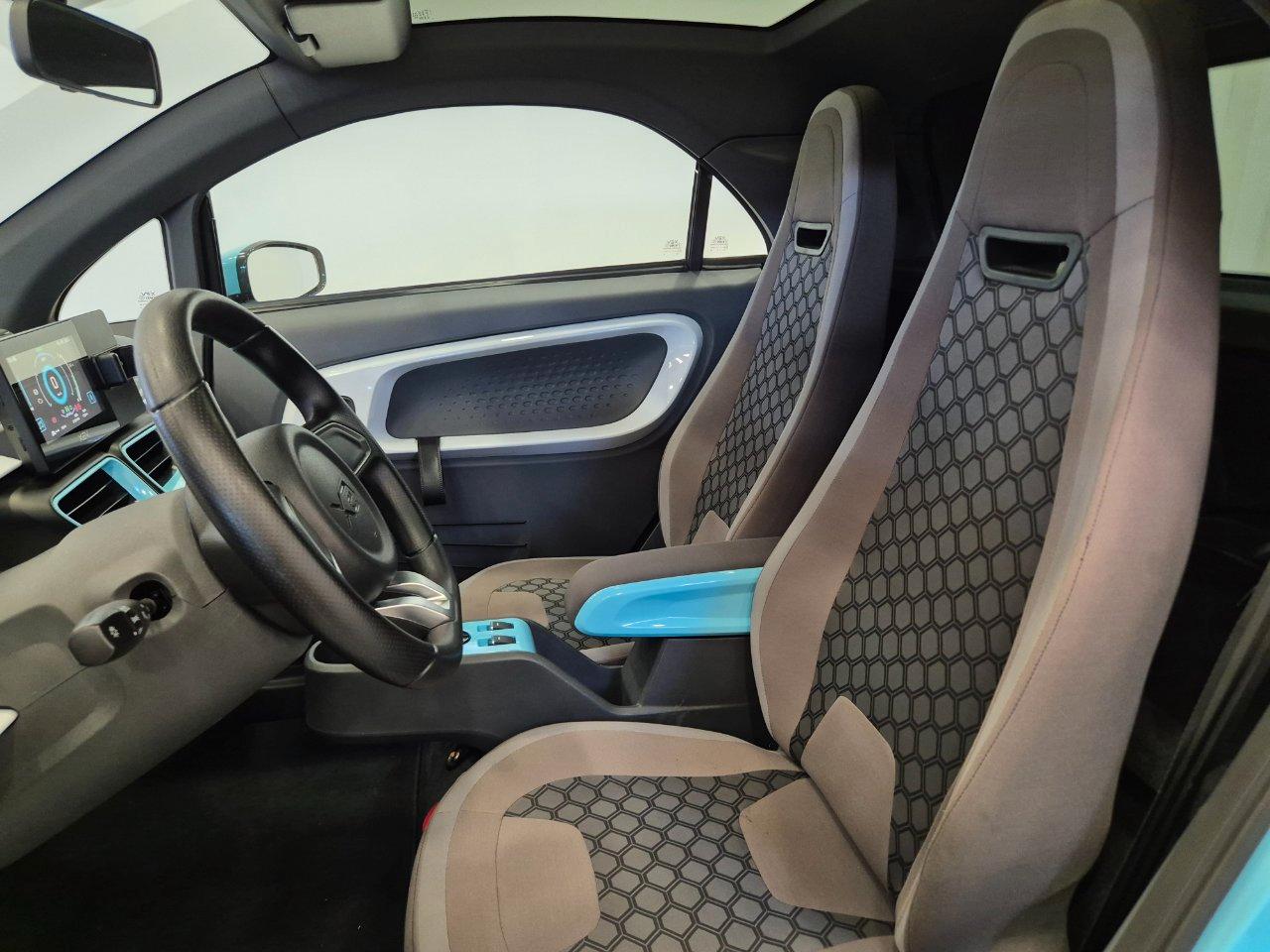 Xev Yoyo 32kWh Electric Blue