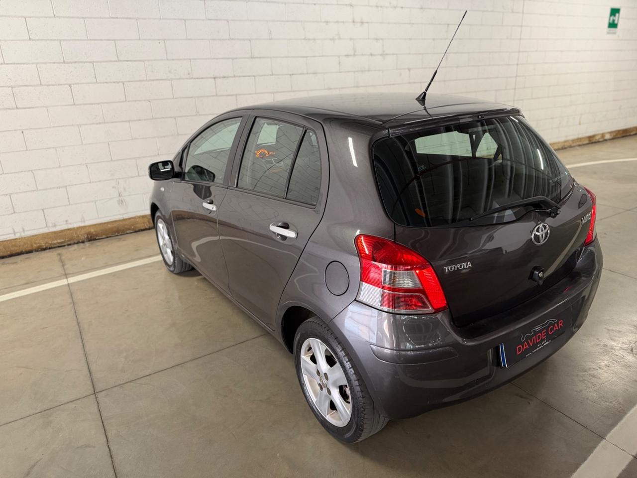 Toyota Yaris 1.0 5 porte Sol