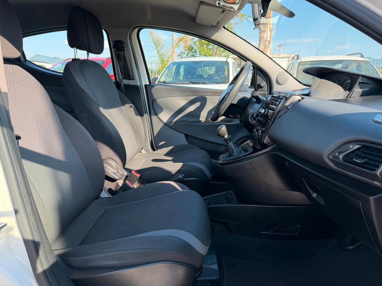 LANCIA YPSILON ANNO 2017 1.2 BENZINA 69 CV