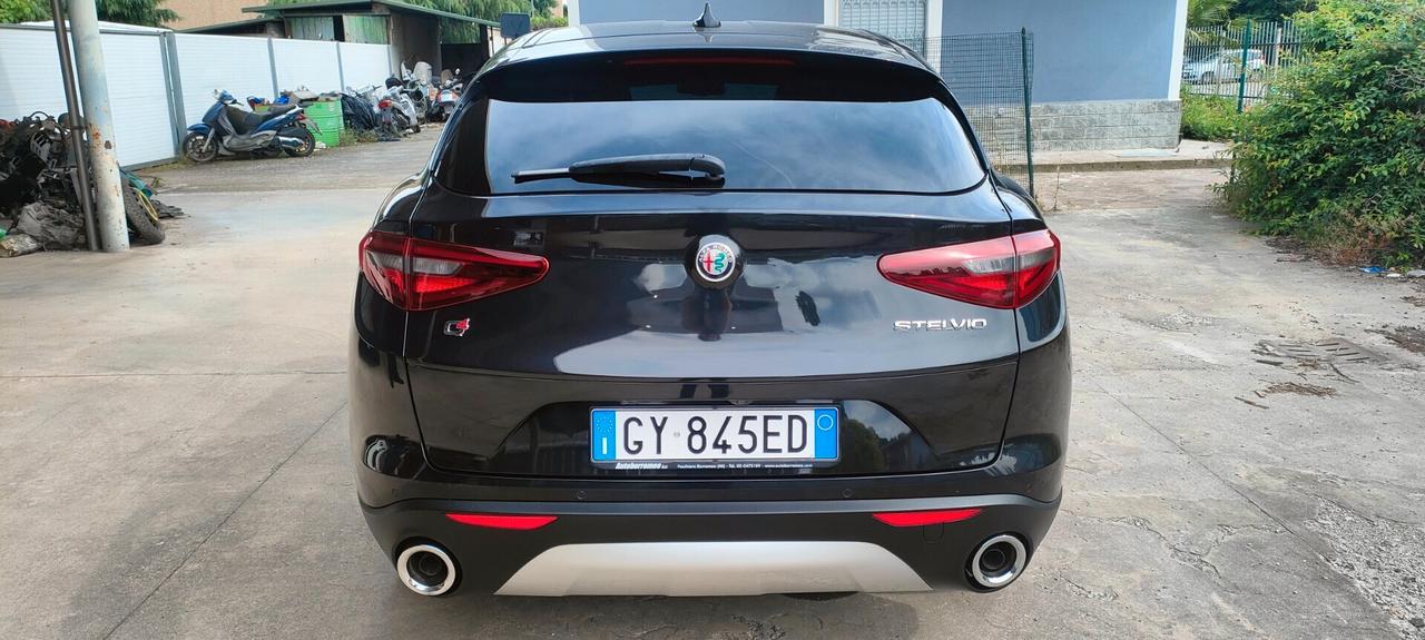 Alfa Romeo Stelvio 2.2 Turbodiesel 210 CV AT8 Q4 Executive