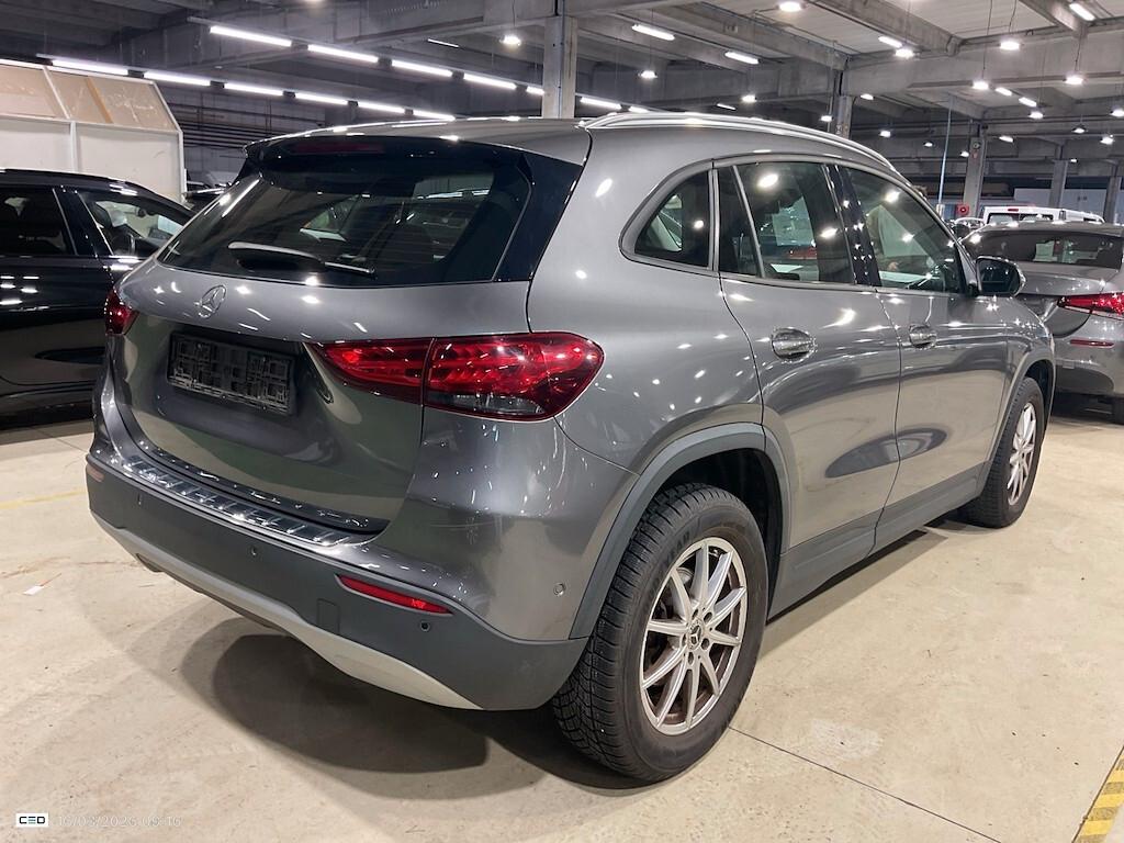 MERCEDES-BENZ GLA 200D 150CV AUTOMATIC BUSINESS SOLUTION ( NAVI PREMIUM - PELLE - CRUISE - PARK ASSIST )