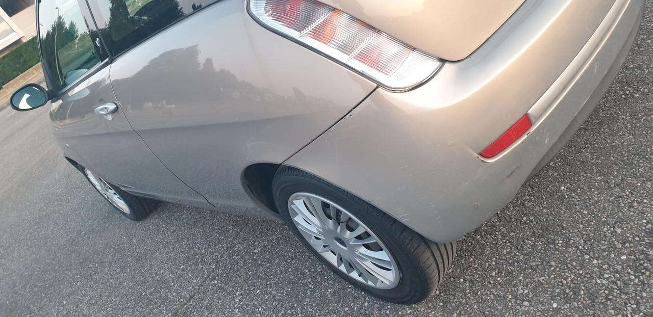 LANCIA YPSILON 1.4 16V ORO