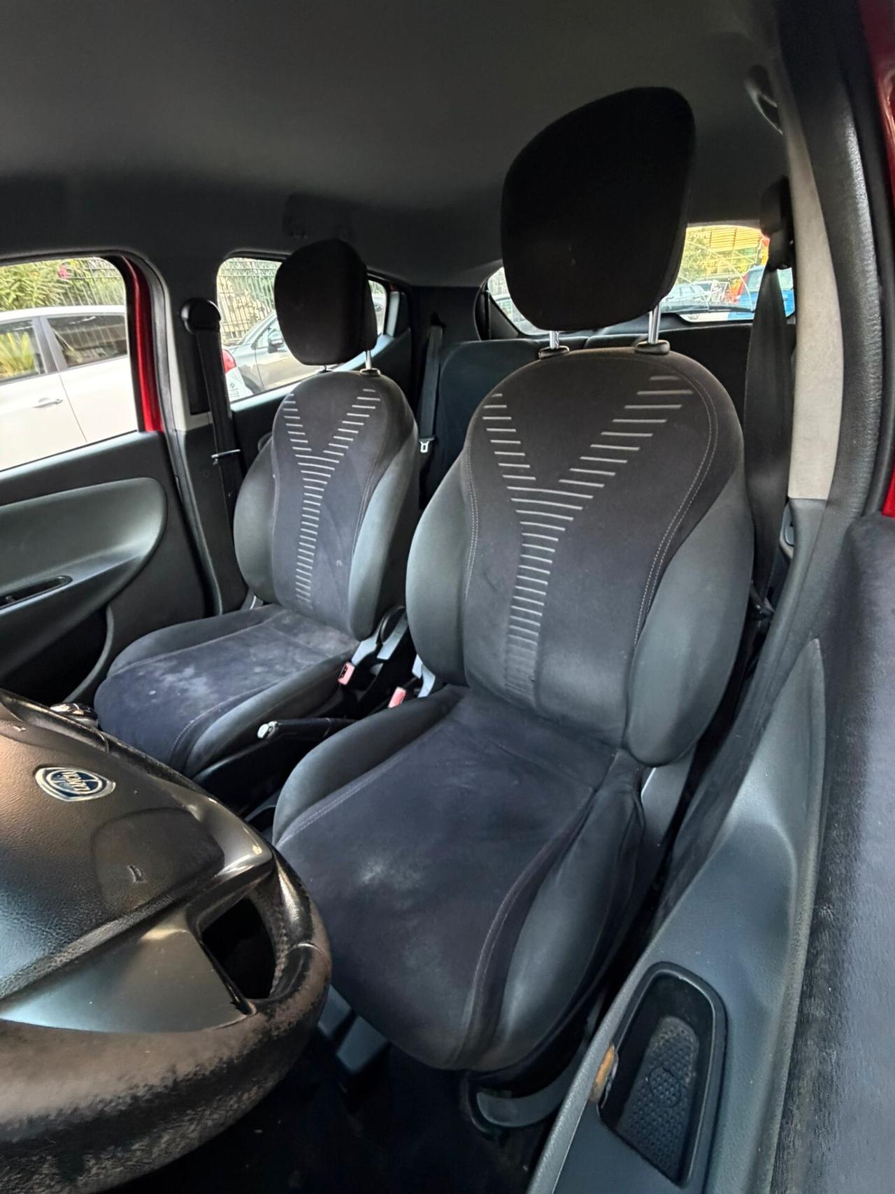 Lancia Ypsilon 1.2 69 CV 5 porte S&S Platinum