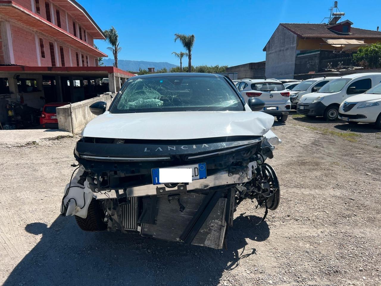 Lancia Ypsilon Hybrid e-DCT Edizione Cassina