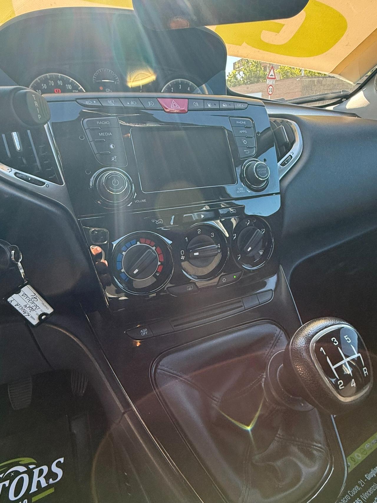 Ypsilon 1.2 69 CV 5 porte GPL Ecochic Platinum 12/2019