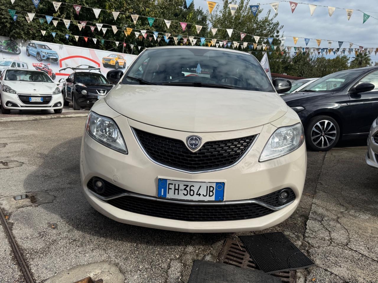 Lancia Ypsilon 1.2 69 CV 5 porte Unyca limited edition