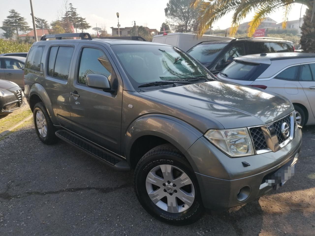 Nissan Pathfinder 2.5 dCi SE