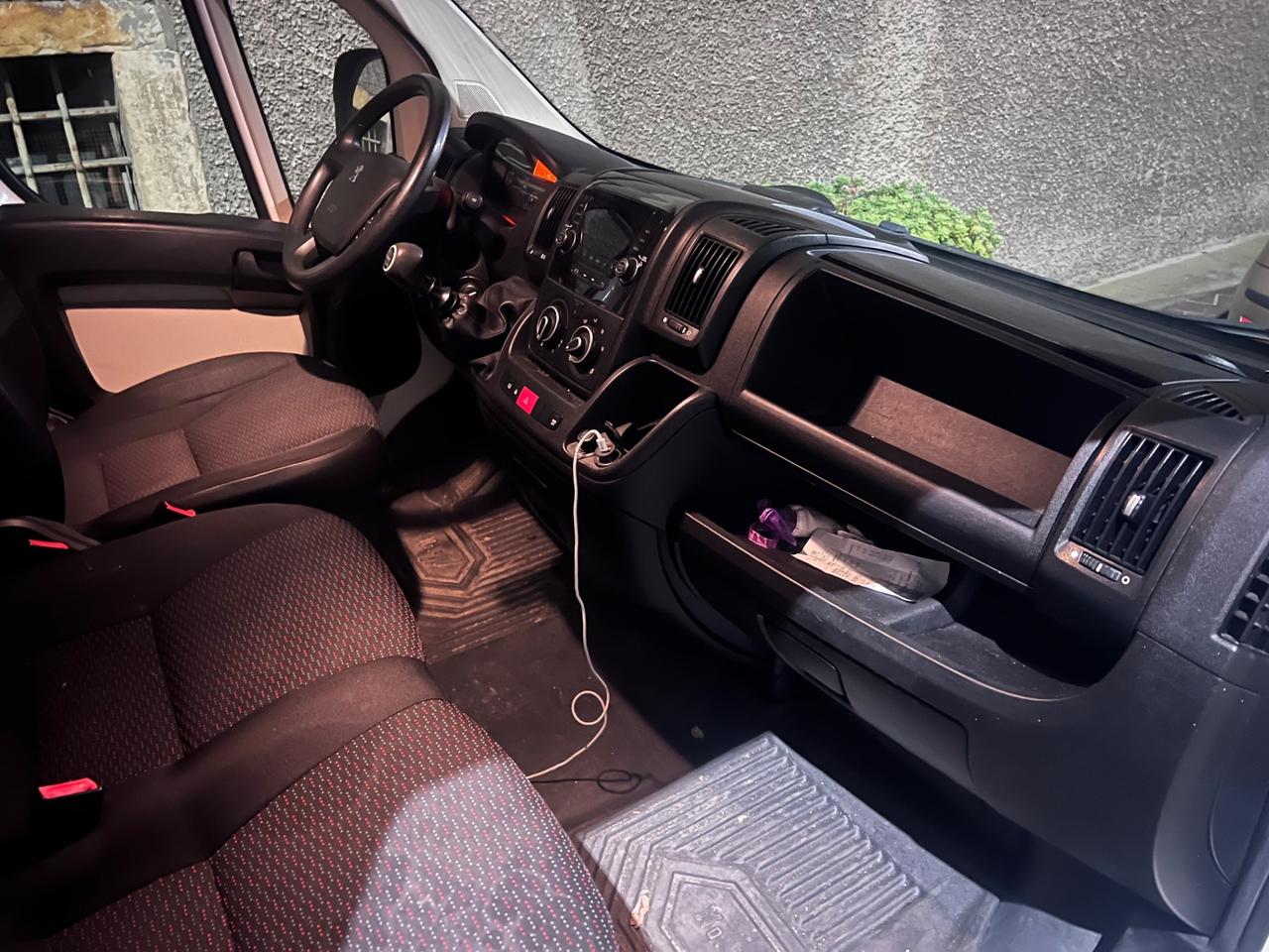 Peugeot Boxer 2.0 Diesel 130 CV - 3 Posti